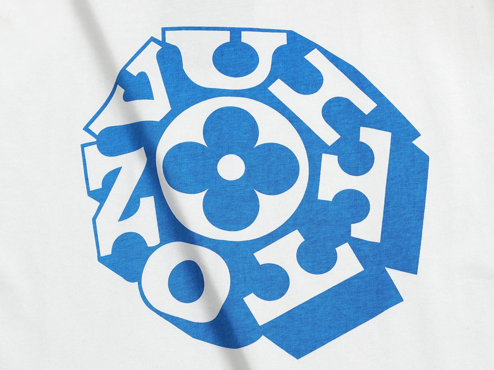 🅿️170 LV Louis Vuitton 25ss spring and summer printed short T series -1v Yayoi Kusama series pumpkin 🎃 pattern round neck short-sleeved T-shirt made of 32-count double yarn pure cotton 240g, washed at high temperature, will not shrink or fade. Comfortable to the touch, super texture❤️ Back-stitched cuff design, yellow back-mark embellishment, and a full set of accessories. A must-have for trendy men and trendy women, the classic drop-shoulder slightly wide version is available exclusively from stock!         ⚠️Only make high quality products, reject junk goods!  -Color: White Black -Size: XS S M L -Crowd: Unisex